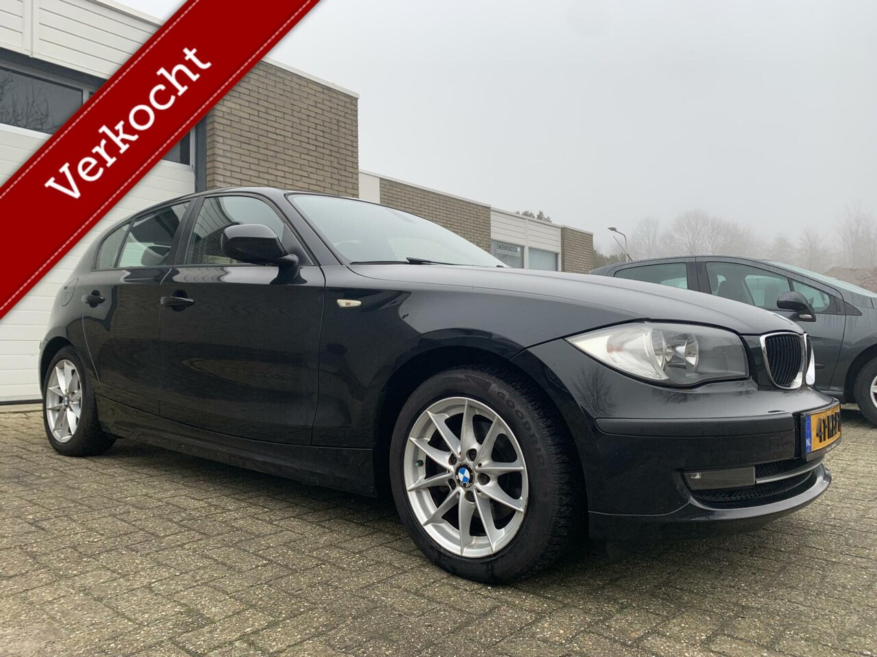 BMW 1-serie - 116i Executive NAP APK Airco Elektrische pakket LM Velgen - AutoWereld.nl