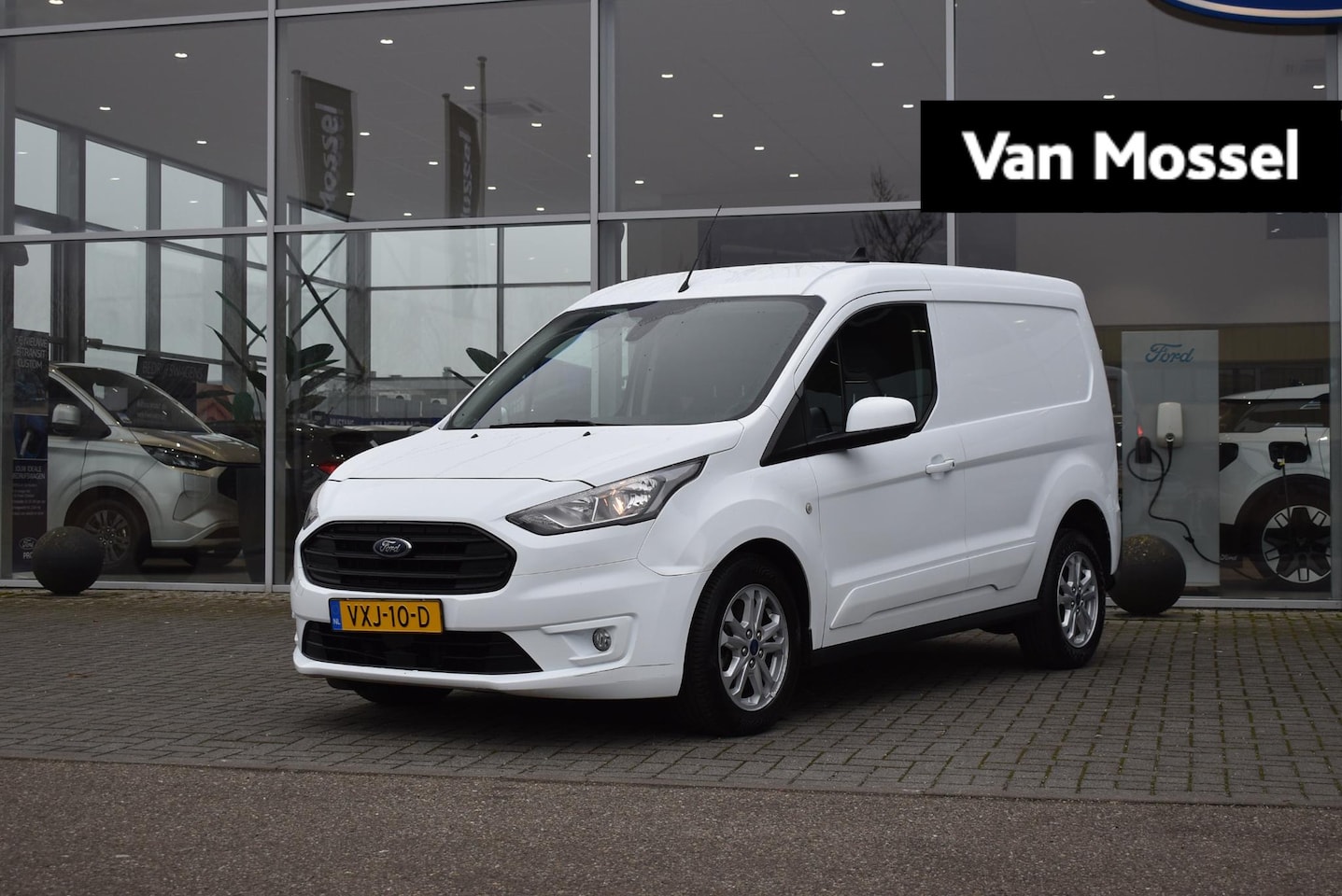 Ford Transit Connect - 1.5 EcoBlue L1 Limited | Trekhaak | Cruise Control | Airco | Parkeersensoren Achter | - AutoWereld.nl