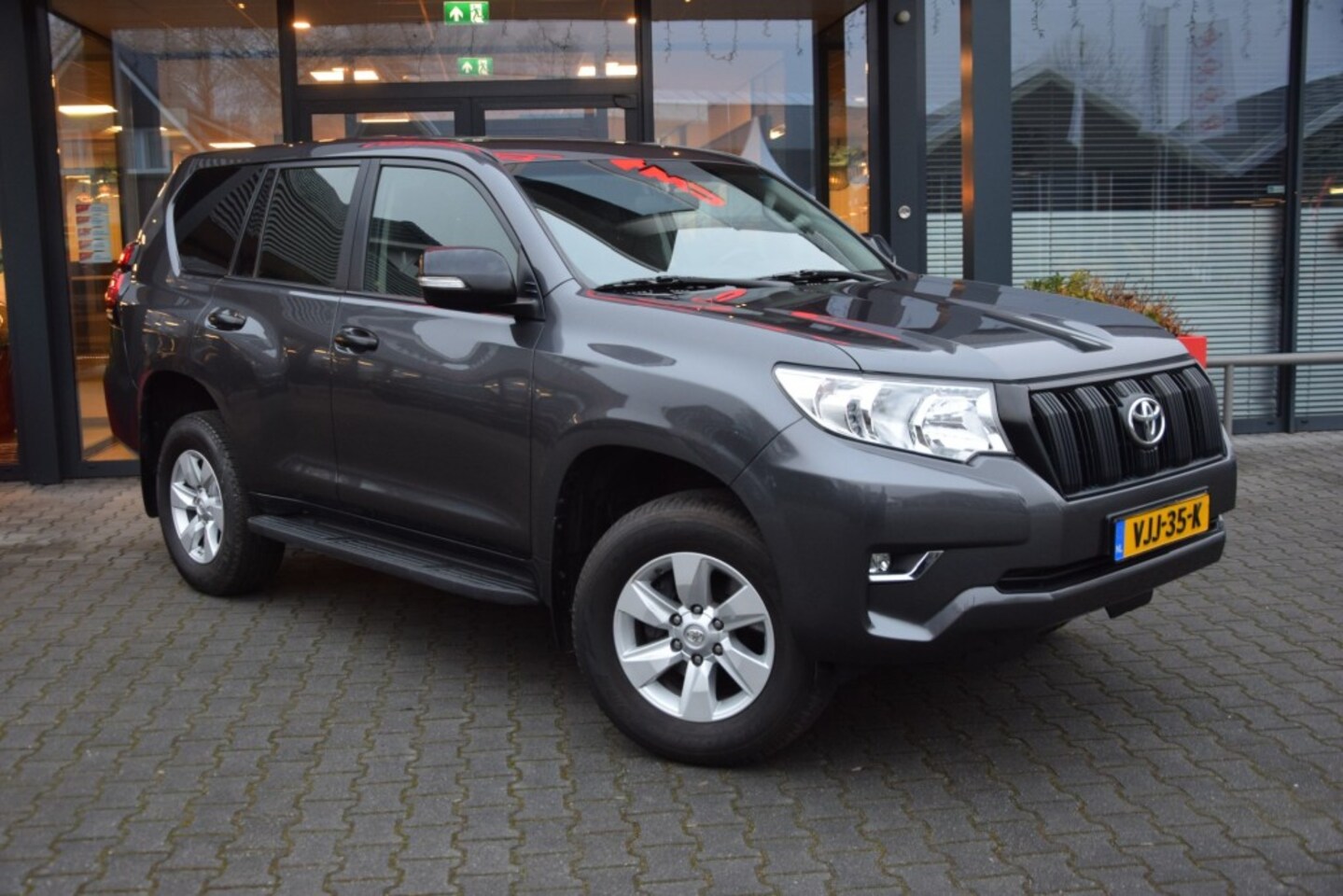 Toyota Land Cruiser 150 - 2.8 D-4D 5DRS COMFORT A/T VAN - AutoWereld.nl