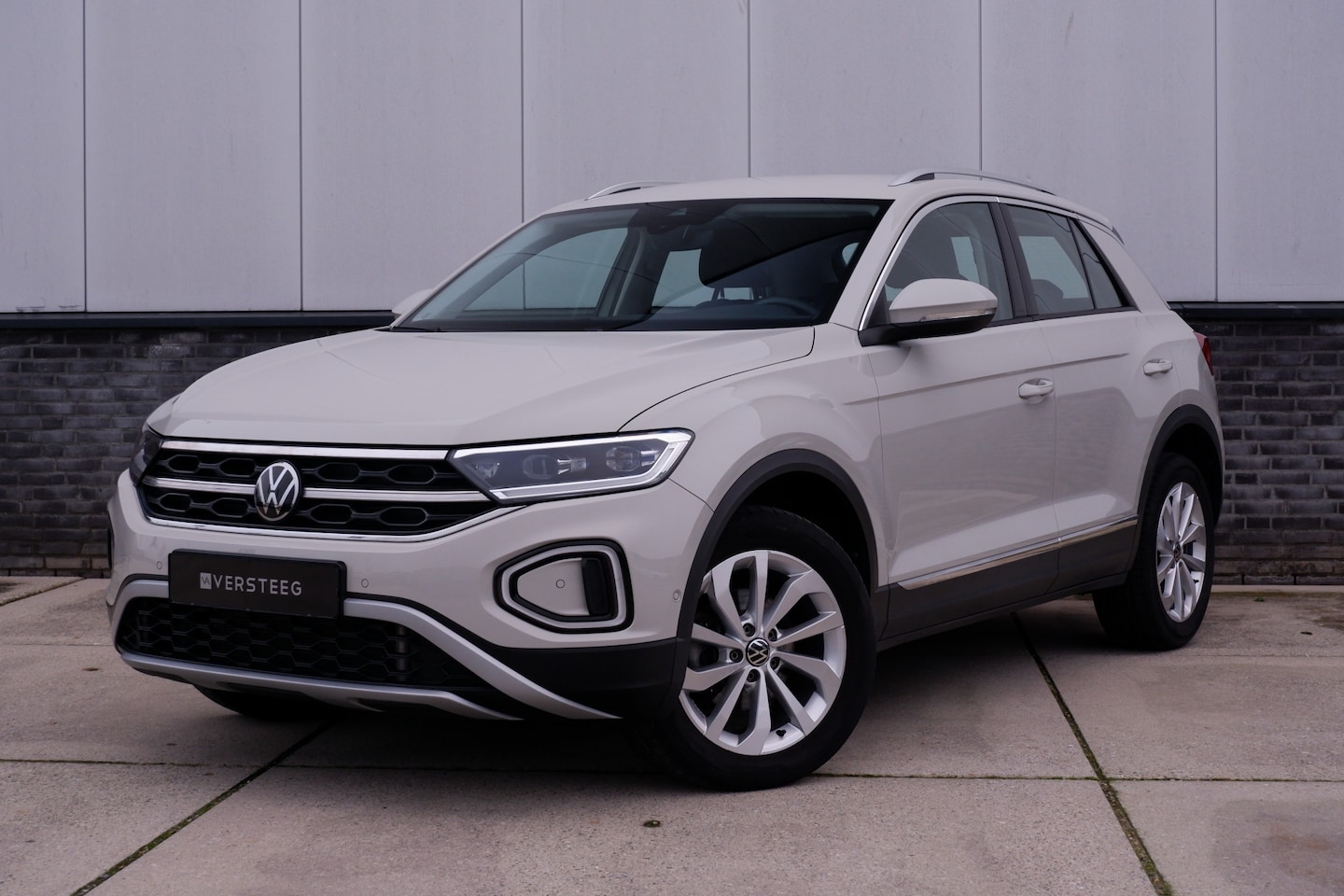 Volkswagen T-Roc - 1.5 TSI Style | LED | Camera | Carplay | Climate - AutoWereld.nl