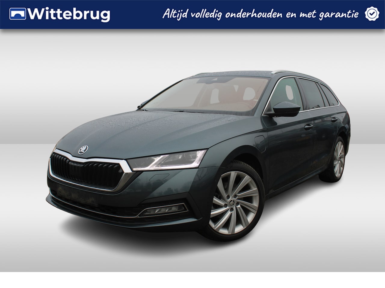 Skoda Octavia Combi - 1.4 TSI iV 204pk PHEV Style DSG Automaat Navigatie / APP Connect / Camera / Park Assist / - AutoWereld.nl