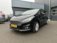 Ford S-Max - 1.5 Titanium met navigatie, cruise control, Clima PDC