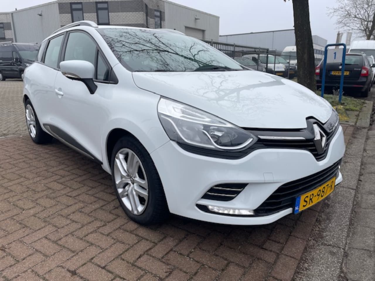 Renault Clio Estate - 1.5 DCi Ecoleader Zen Airco,Navigatie EXPORT PRIJS - AutoWereld.nl