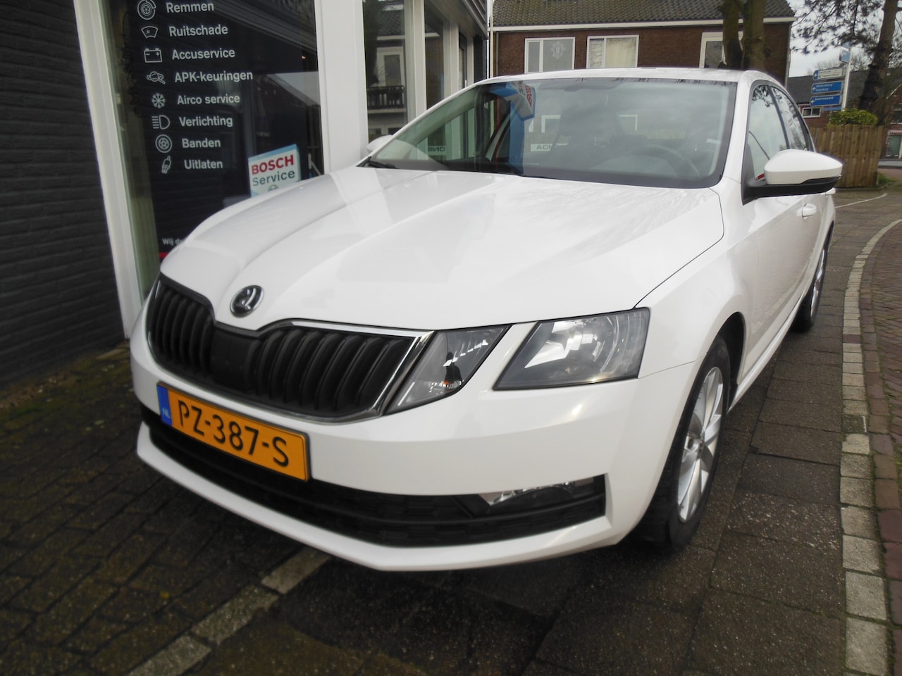 Skoda Octavia - 1.4 TSI Greentech Ambition Business 12 maanden Bovag garantie navi trekhaak carplay androi - AutoWereld.nl