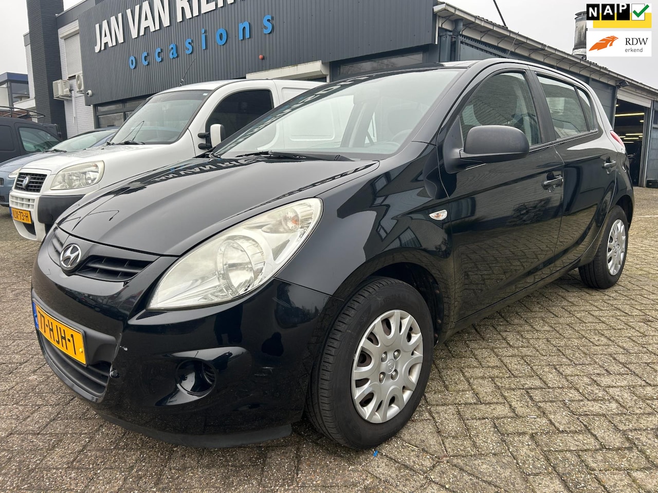 Hyundai i20 - 1.2i ActiveVersion APK 31-10-2025 5 drs - AutoWereld.nl