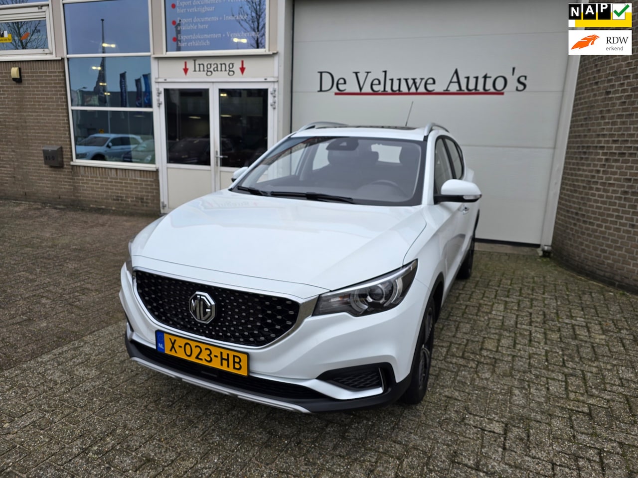 MG ZS - EV Luxury 45 kWh pano leder camera Apple Carplay dab - AutoWereld.nl