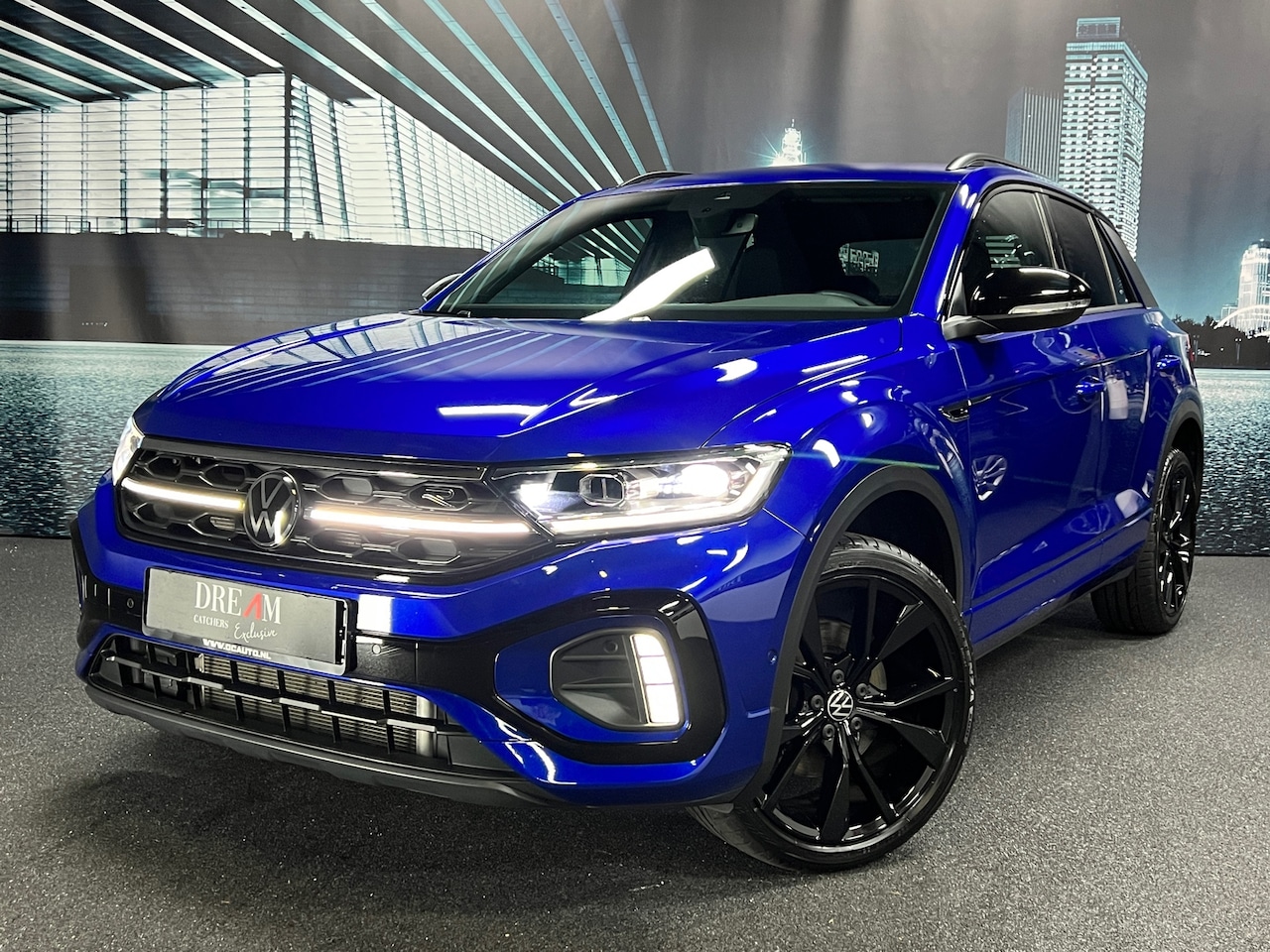 Volkswagen T-Roc - 1.5 TSI R-Line Black Line CARPLAY/IQ/KEYLESS - AutoWereld.nl