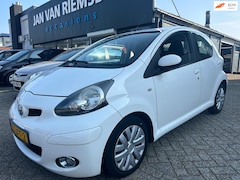 Toyota Aygo - 1.0-12V Automaat APK 29-8-2025 airco 5 drs LEES TEXT