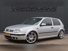 Volkswagen Golf - 1.6-16V Sportline