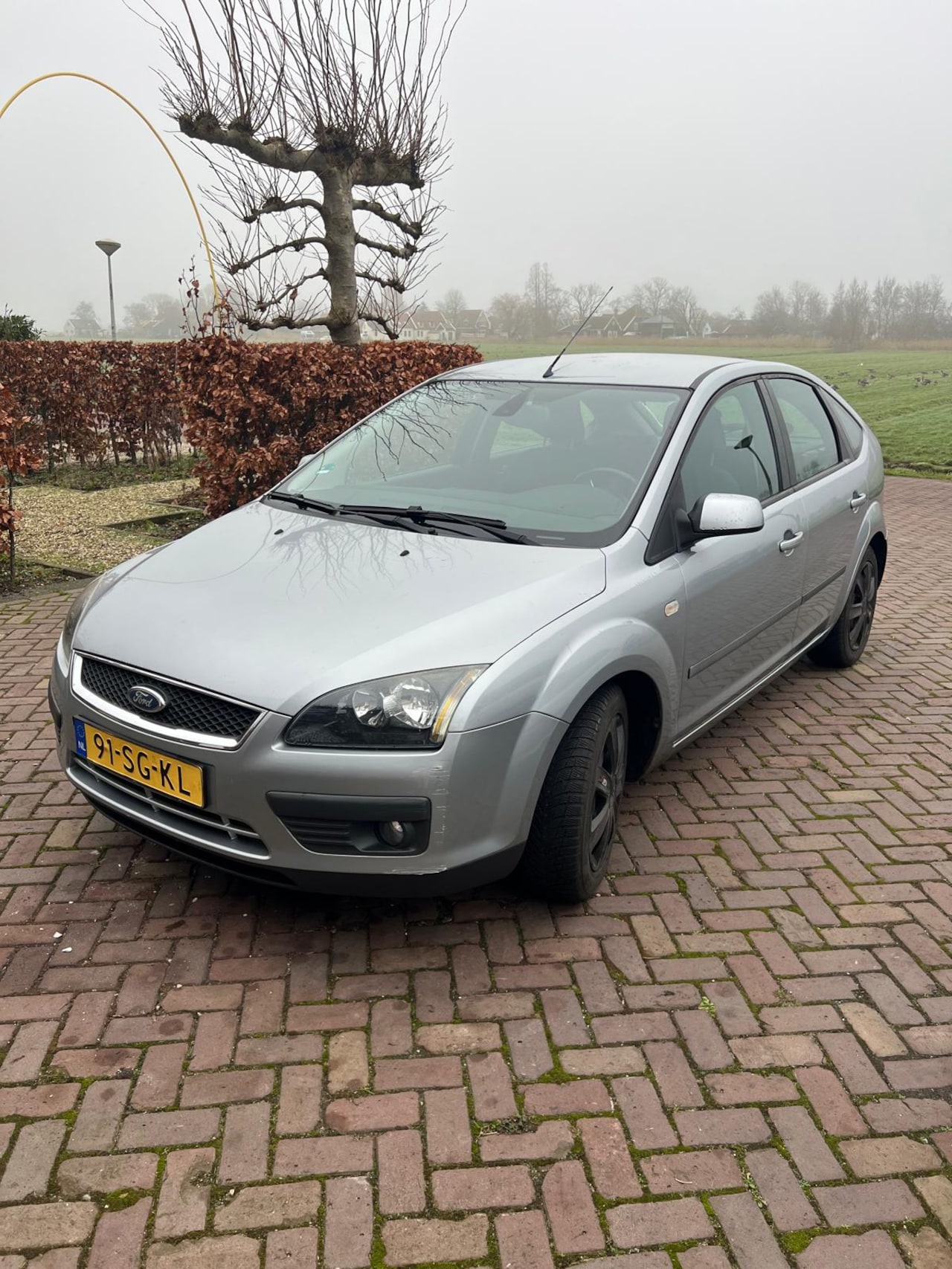 Ford Focus - 1.6-16V First Edition Goede auto. Zomerbanden met velgen en extra moertje zitten er bij. - AutoWereld.nl