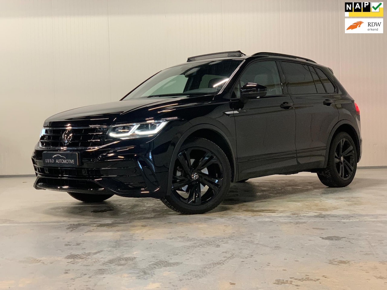 Volkswagen Tiguan - 1.5 TSI R-Line | HUD | PANO | TREKHAAK | IQ LIGHTS - AutoWereld.nl