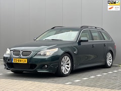 BMW 5-serie Touring - 530i High Executive M-Uitvoering | Comfortstoelen met memory | Panoramadak | Xenon