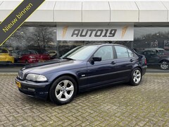 BMW 3-serie - 318i Executive