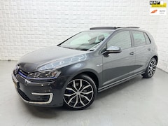 Volkswagen Golf - 1.4 TSI GTE PANO CAMERA KEYLESS NAP