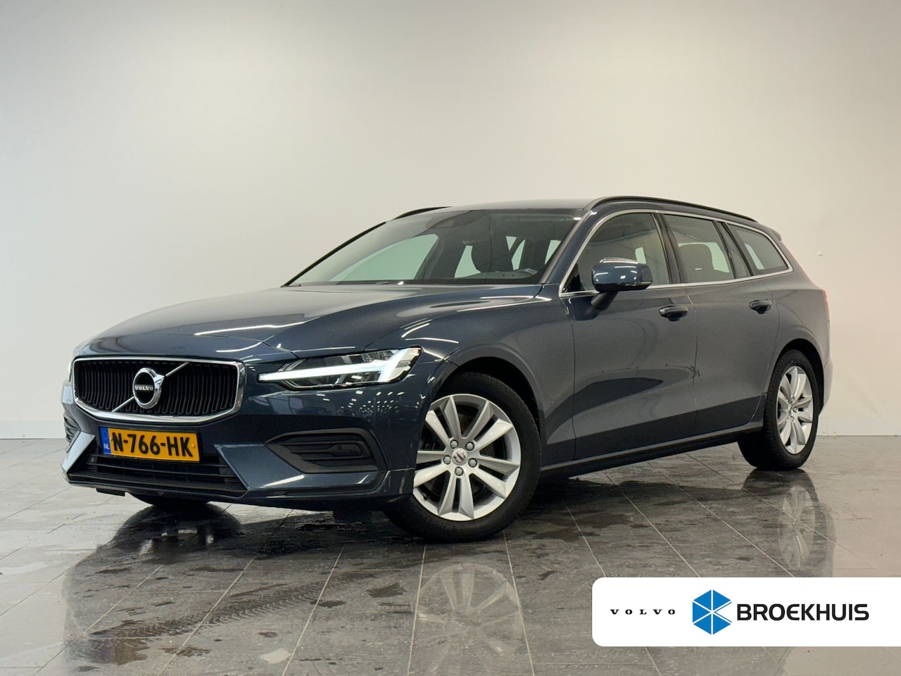 Volvo V60 - B3 Momentum Business | Park Assist Pack | - AutoWereld.nl