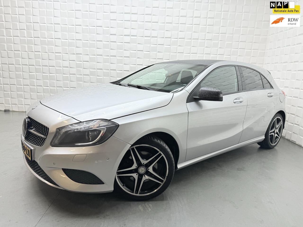 Mercedes-Benz A-klasse - 250 Prestige AUTOMAAT PDC NAVI - AutoWereld.nl