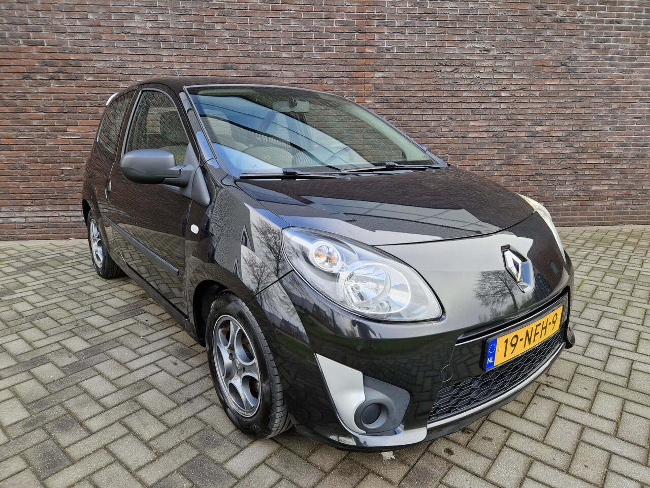 Renault Twingo - 1.2-16V Authentique airco LM velgen APK 2026 - AutoWereld.nl