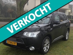 Mitsubishi Outlander - 2.0 PHEV Instyle PANO TREKHAAK STOELVERWARMING