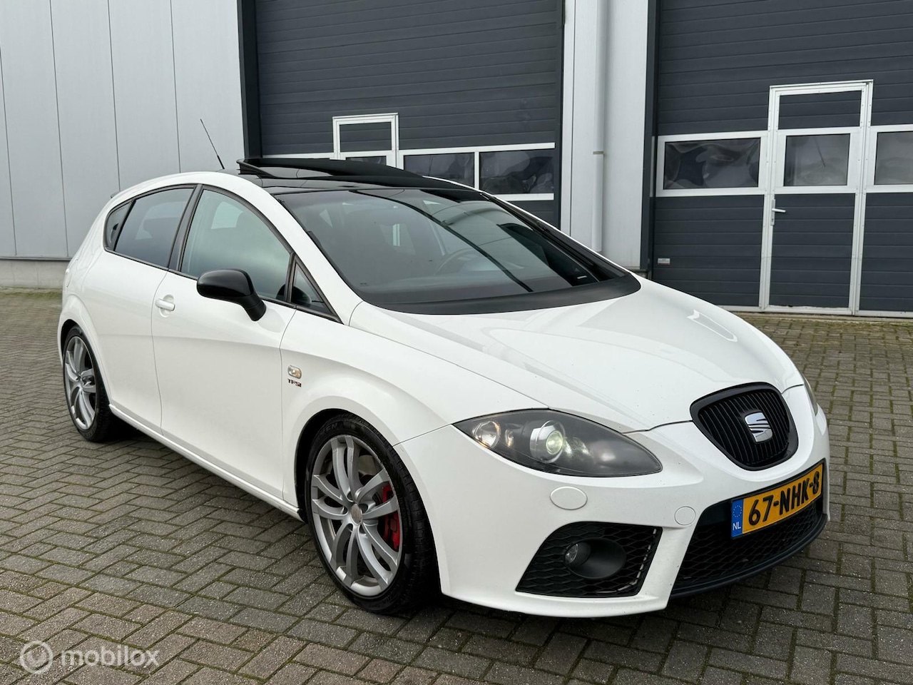 Seat Leon - 2.0 TFSI Cupra|NWE KETTING|XENON| - AutoWereld.nl