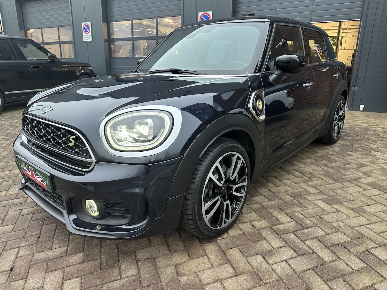 MINI Countryman - Mini 2.0 Cooper S E ALL4 JCW - AutoWereld.nl