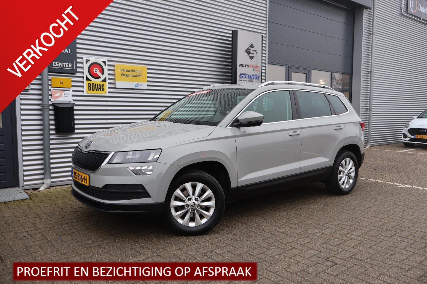 Skoda Karoq - 1.0 TSI Clever Edition Carplay | PDC | Navi | NL-Auto | Dealer Onderhouden | 1e Eigenaar - AutoWereld.nl