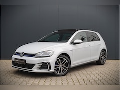 Volkswagen Golf - 1.4 TSI PHEV GTE | Panoramadak | Virtual | Stoelverwarming | Keyless | Apple Carplay | LED