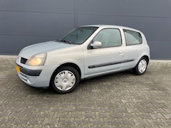 Renault Clio - 1.2-16V Authentique Comfort met slechts 67580 km