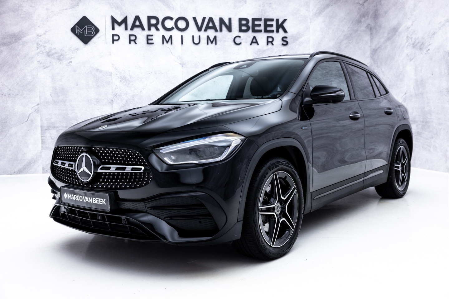 Mercedes-Benz GLA-Klasse - 250 e AMG Line | Pano | Memory | Carbon | Night - AutoWereld.nl