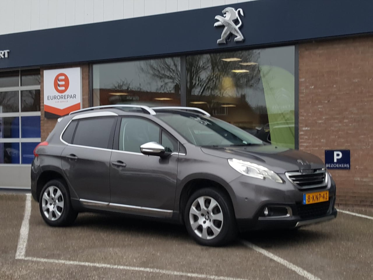 Peugeot 2008 - Première 1.6 VTi 120pk Navigatie | Cruise & Climate control | Panoramadak | Parkeersensore - AutoWereld.nl