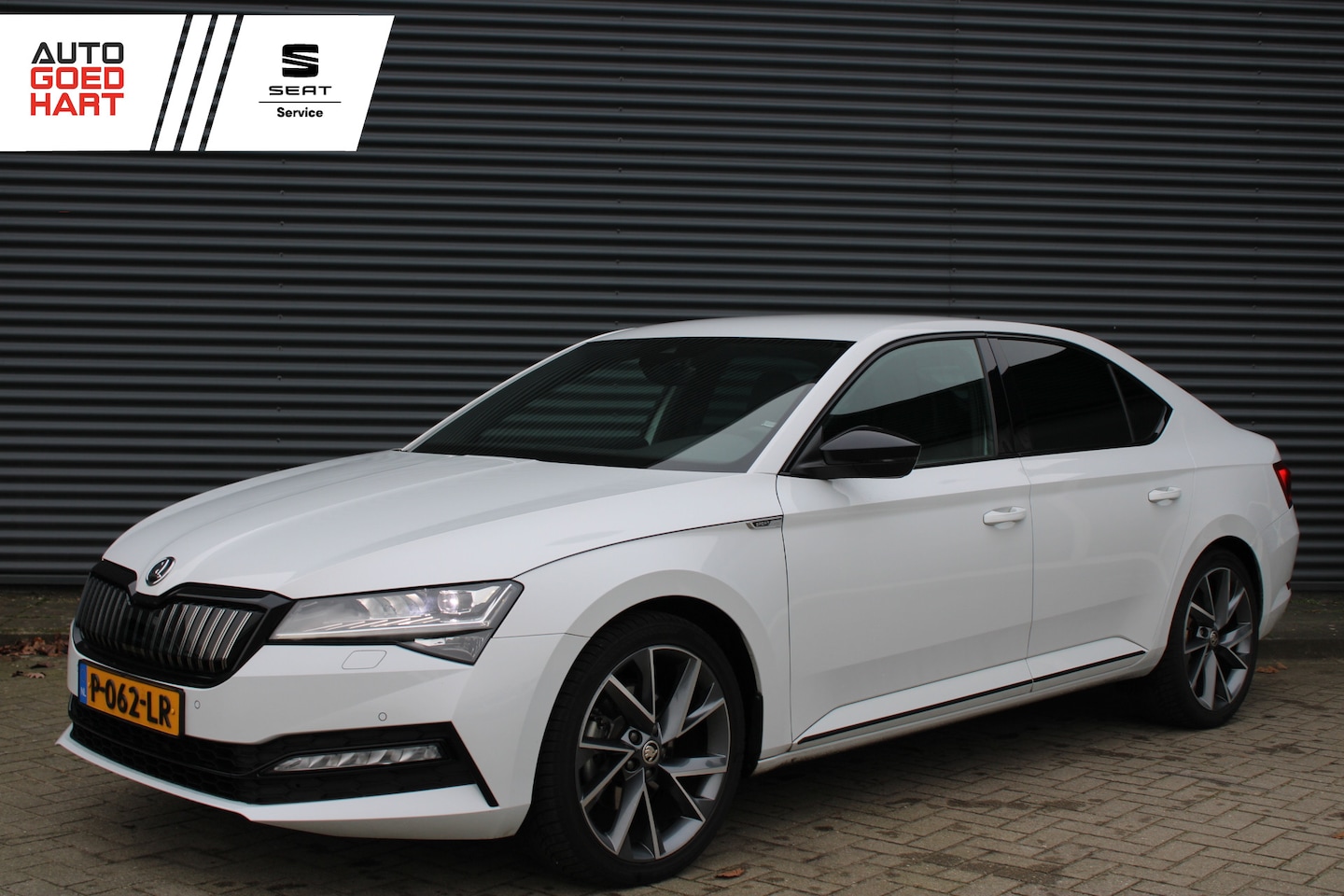 Skoda Superb - 1.4 TSI iV Sportline Full-Led Leer/Alcantara Canton Camera - AutoWereld.nl