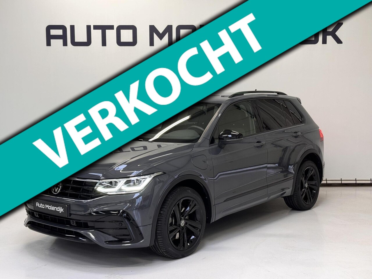 Volkswagen Tiguan - 1.4 TSI eHybrid R- Line Navi / Digital / Matrix / Black / keyless / Camera - AutoWereld.nl