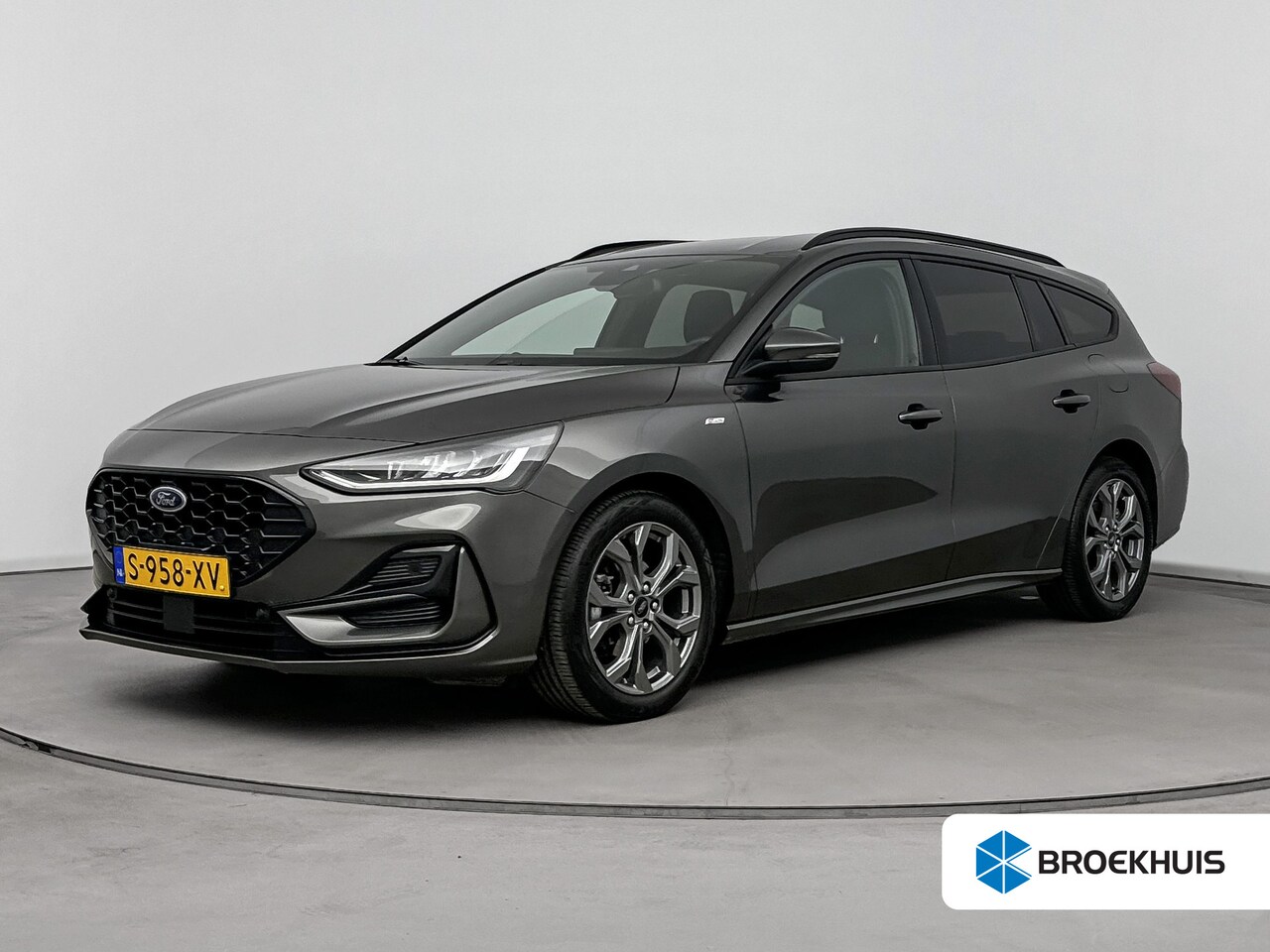 Ford Focus Wagon - 1.0 EcoBoost Hybrid ST Line 1.0 EcoBoost Hybrid ST Line - AutoWereld.nl