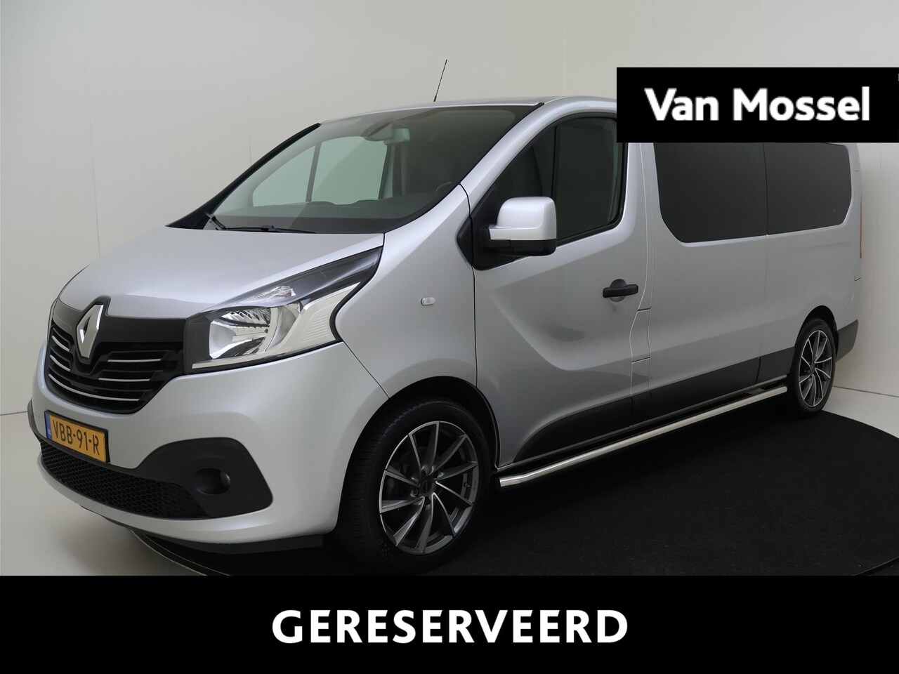 Renault Trafic - 1.6 dCi145 T29 L2H1 Luxe Dubbele Cabine | Navigatie | Parkeersensoren en Camera | Lederen - AutoWereld.nl