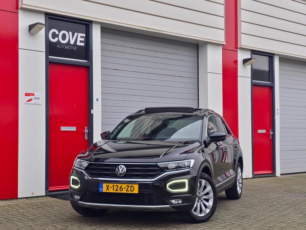 Volkswagen T-Roc - 1.5 TSI | PANO | ACC | Keyless - AutoWereld.nl