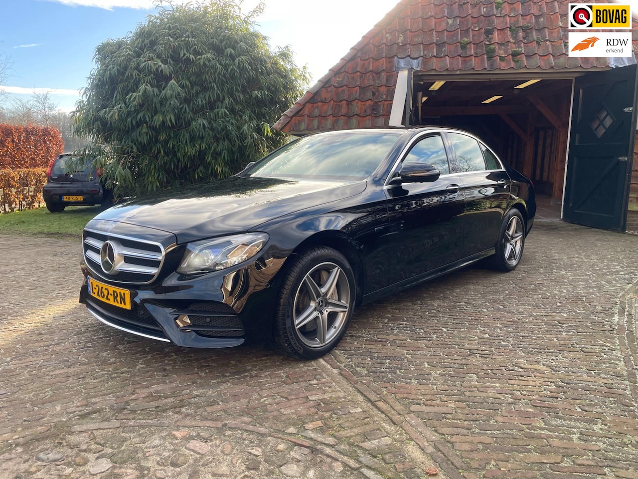 Mercedes-Benz E-klasse - 300 e Premium Plus-PLUG IN HYBRIDE-AMG STYLING-CAMERA- - AutoWereld.nl