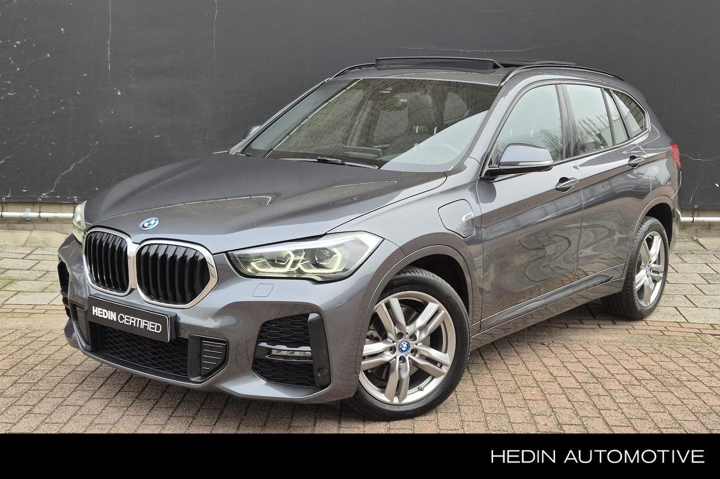 BMW X1 - xDrive25e High Executive | M-Sport | Adaptief Cruise Control | Panorama Dak | Stoelverwarm - AutoWereld.nl