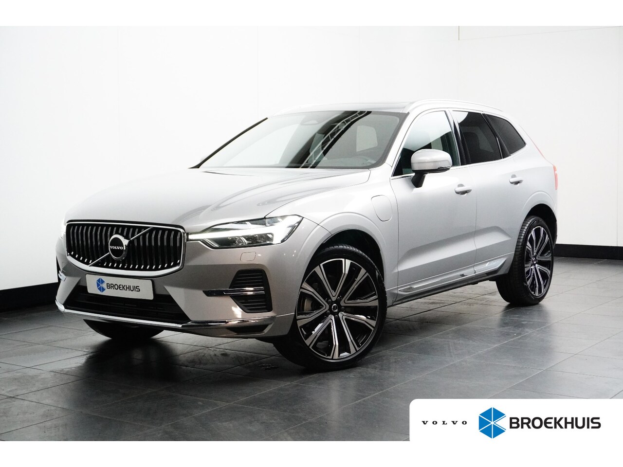 Volvo XC60 - Recharge T6 AWD Plus Bright | Lightning Pack | 21" lichtmetaal | Getint Glas | Parkeerverw - AutoWereld.nl