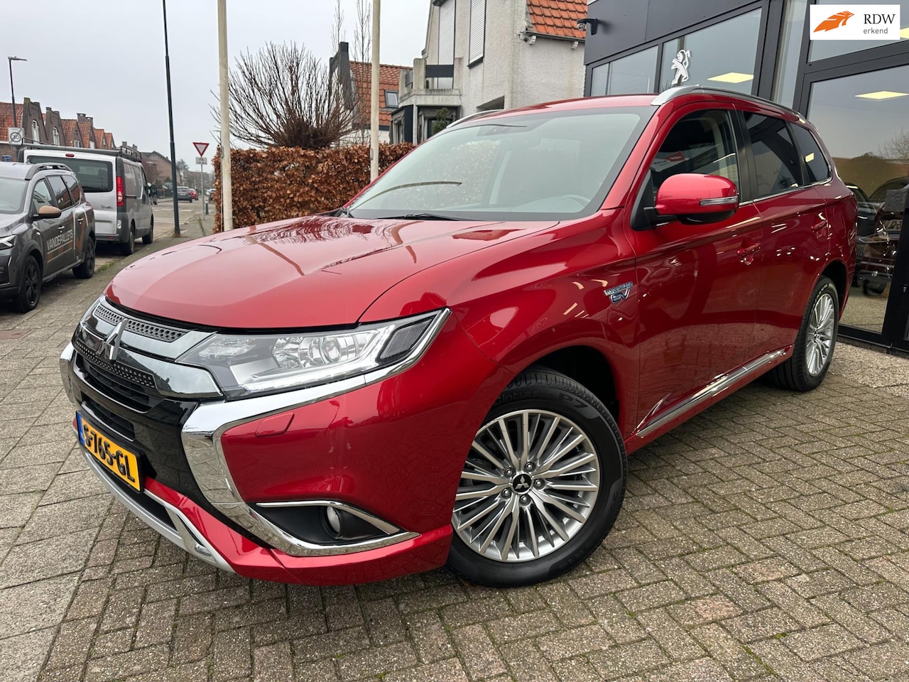 Mitsubishi Outlander - 2.4 PHEV S-Edition|Half Leder|Apple Carplay|Trekhaak - AutoWereld.nl