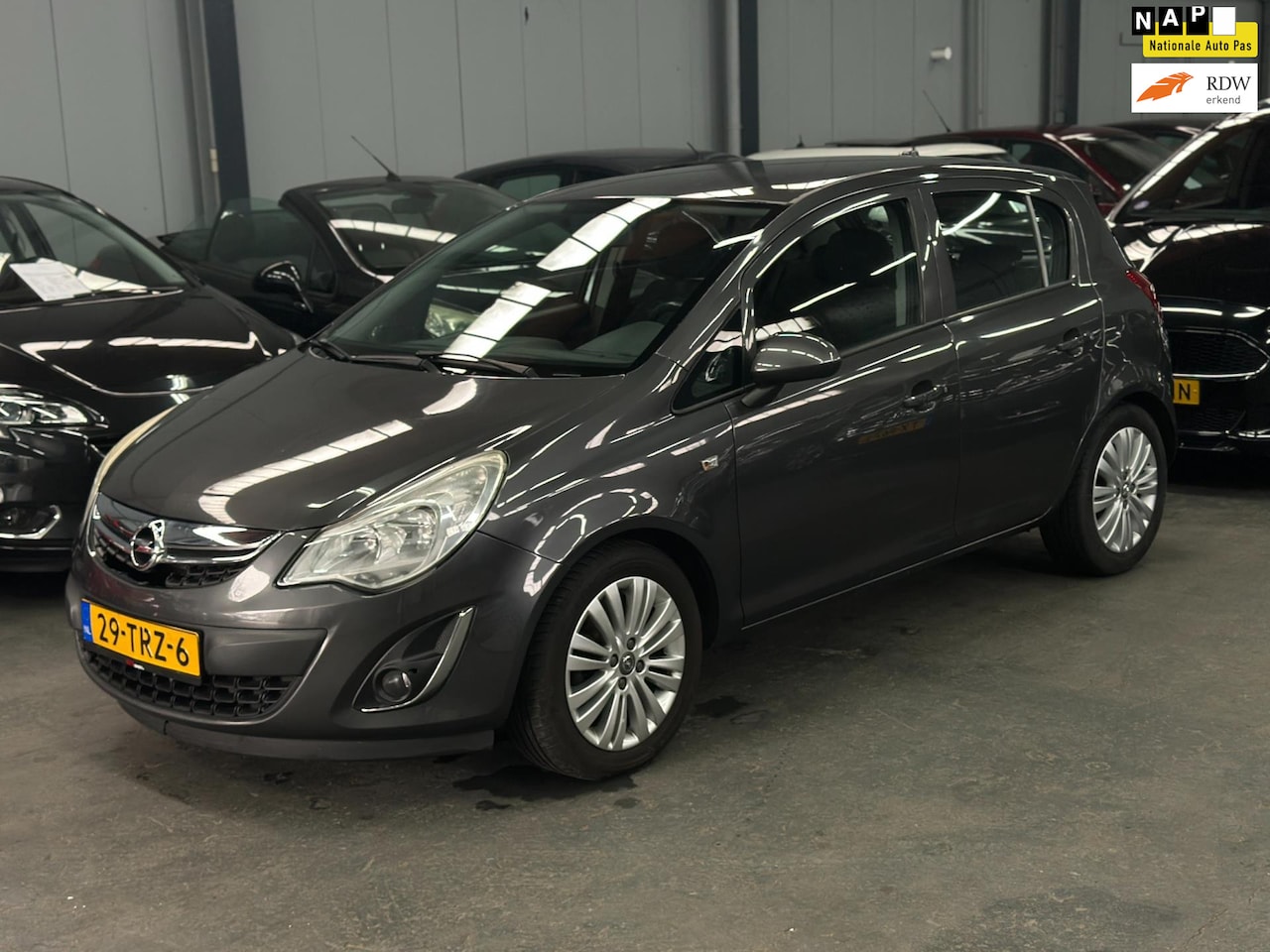 Opel Corsa - 1.2-16V Cosmo 2de Eigenaar Nieuwe APK NAP - AutoWereld.nl