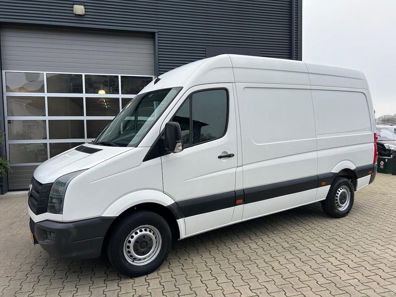 Volkswagen Crafter - 35 2.0 TDI L2H2 Airco Navigatie - AutoWereld.nl