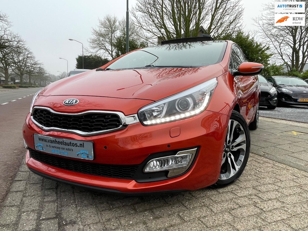 Kia Cee'd - 1.6 GDI Clima Elek Pakket Lmv Navi Pano Pdc Xenon - AutoWereld.nl