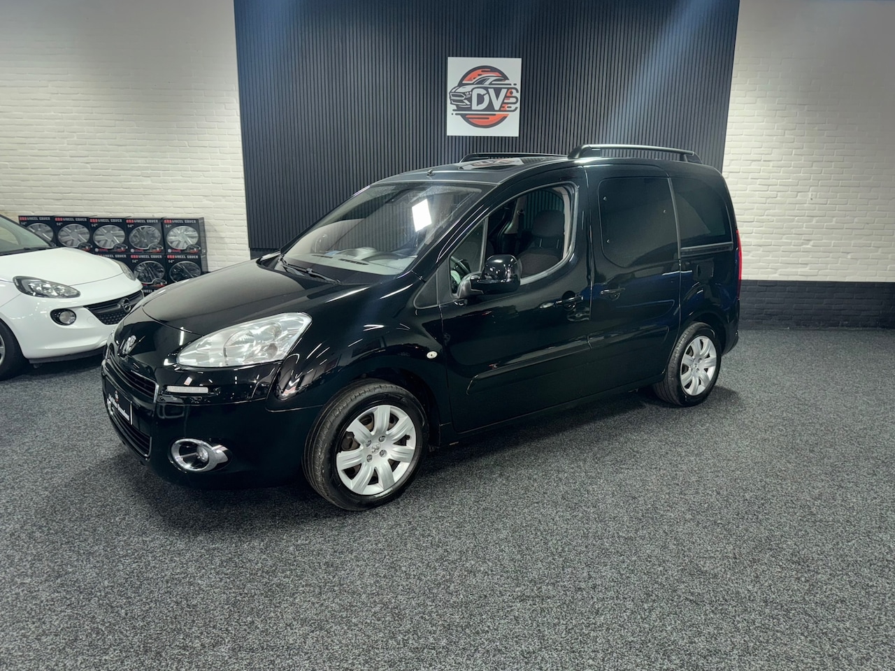 Peugeot Partner Tepee - 1.6 VTi Style 1.6 VTi Style, LED, CRUISE, PDC, PANO, DAKRAILS - AutoWereld.nl