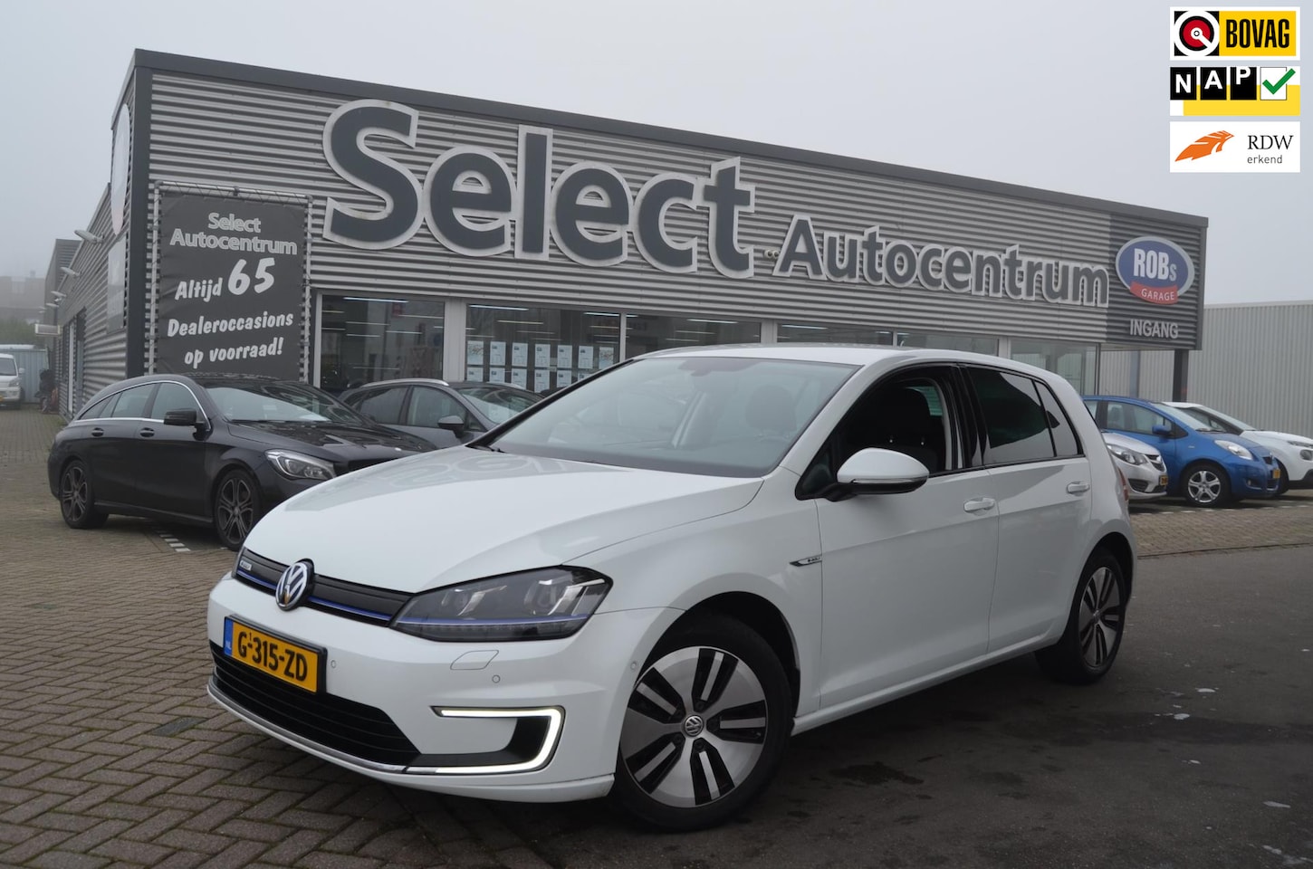 Volkswagen e-Golf - E-Golf AUTOMAAT|LED|NAVI|PARKEERHULP|STOELVERW.|DEALER ONDERH. - AutoWereld.nl