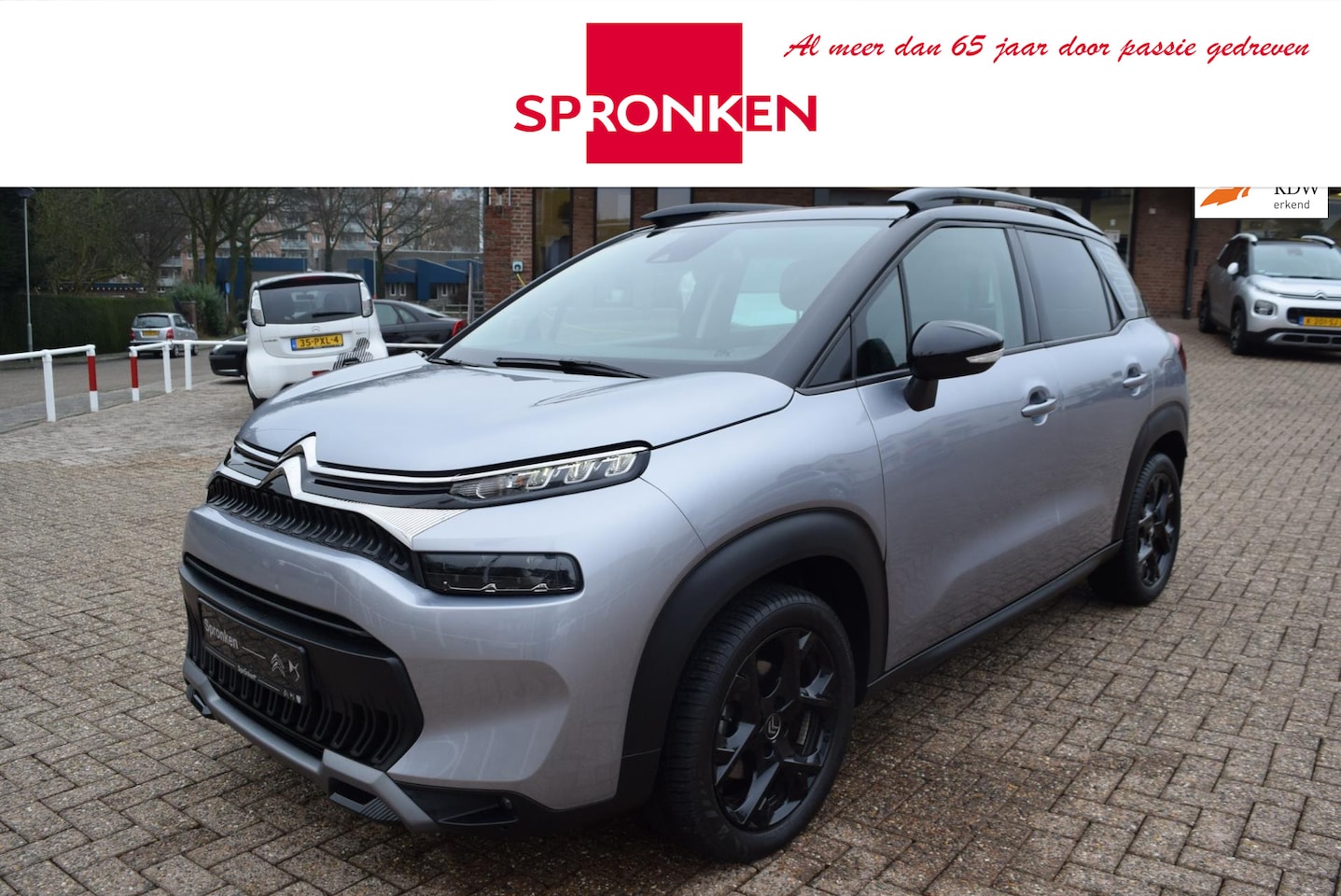 Citroën C3 Aircross - 1.2 PureTech Shine Navi-Camera-Keyless-Panoramadak-Stoelverwarming - AutoWereld.nl