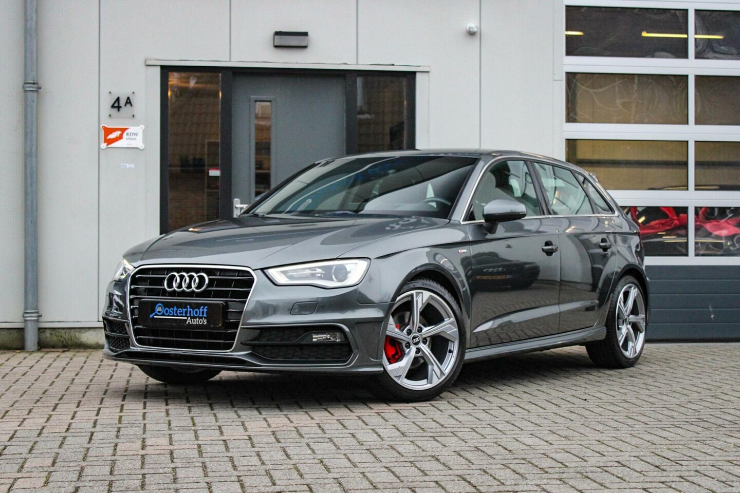 Audi A3 Sportback - 1.4 TFSI CoD Ambiente Pro Line 1.4 TFSI CoD Ambiente Pro Line S - AutoWereld.nl