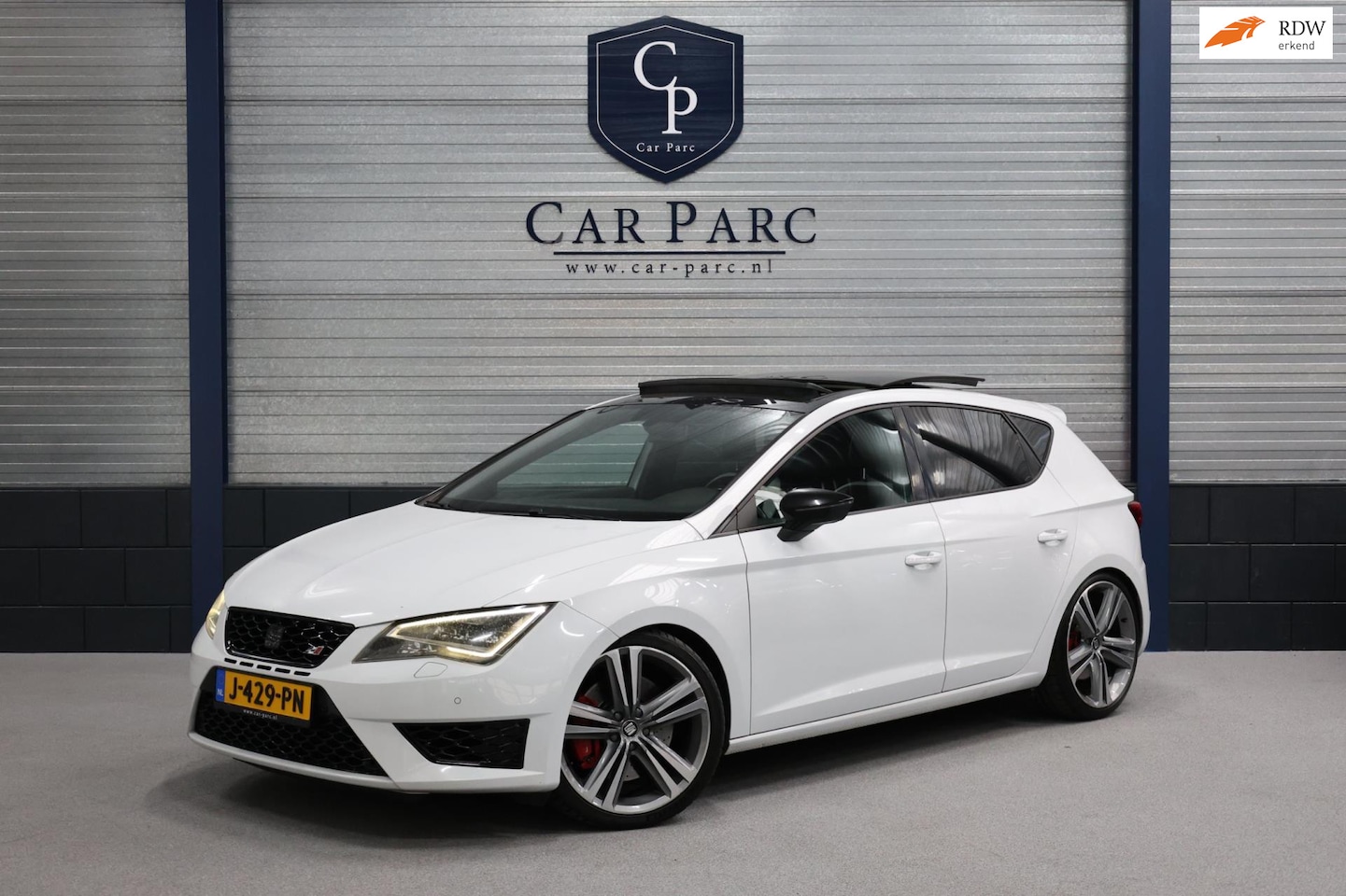 Seat Leon - 2.0 TSI Cupra 280 LED/SFEER/PANO/ALCANTARA+S.VERWARMING/19" LMV/LINE/ACC/ECC/12 MND GARANT - AutoWereld.nl