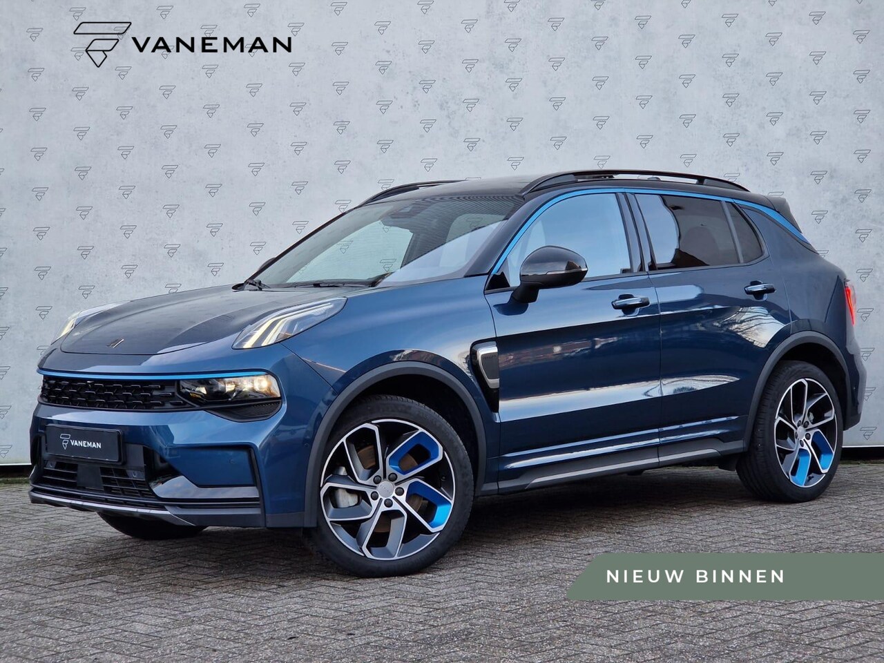 Lynk & Co 01 - 1.5 Automaat | Panoramadak | 360 Camera | Navi | Stuur-/Stoelverwarming | 19” Velgen | App - AutoWereld.nl