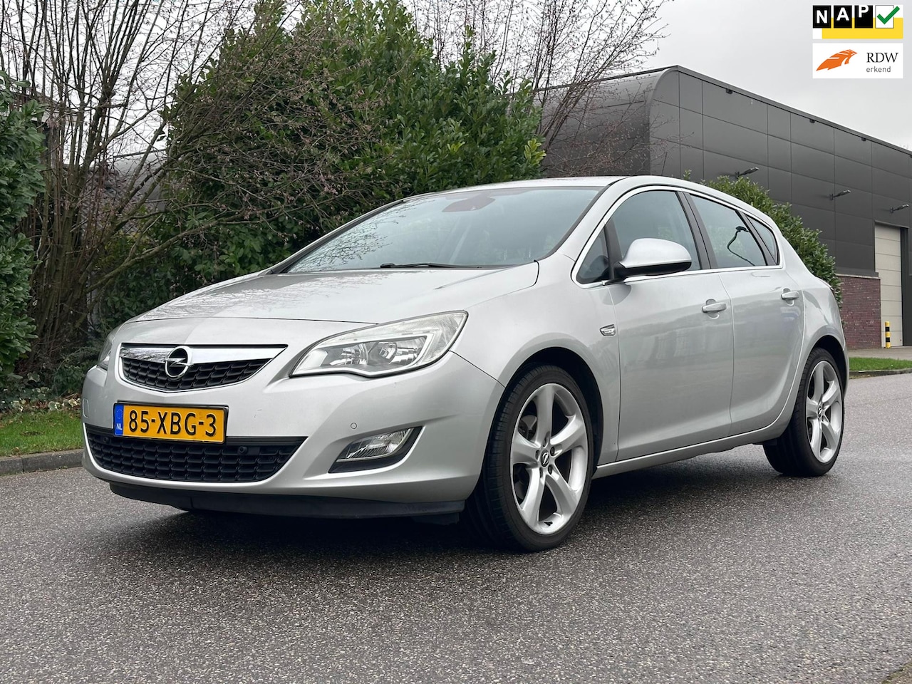 Opel Astra - 1.6 Turbo Cosmo Stoelverwarming*Cruise*Clima*Parkeersensoren*LM velgen*Dealer onderhouden* - AutoWereld.nl