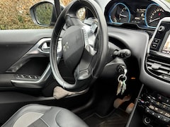 Peugeot 2008 - 1.2 PureTech Allure