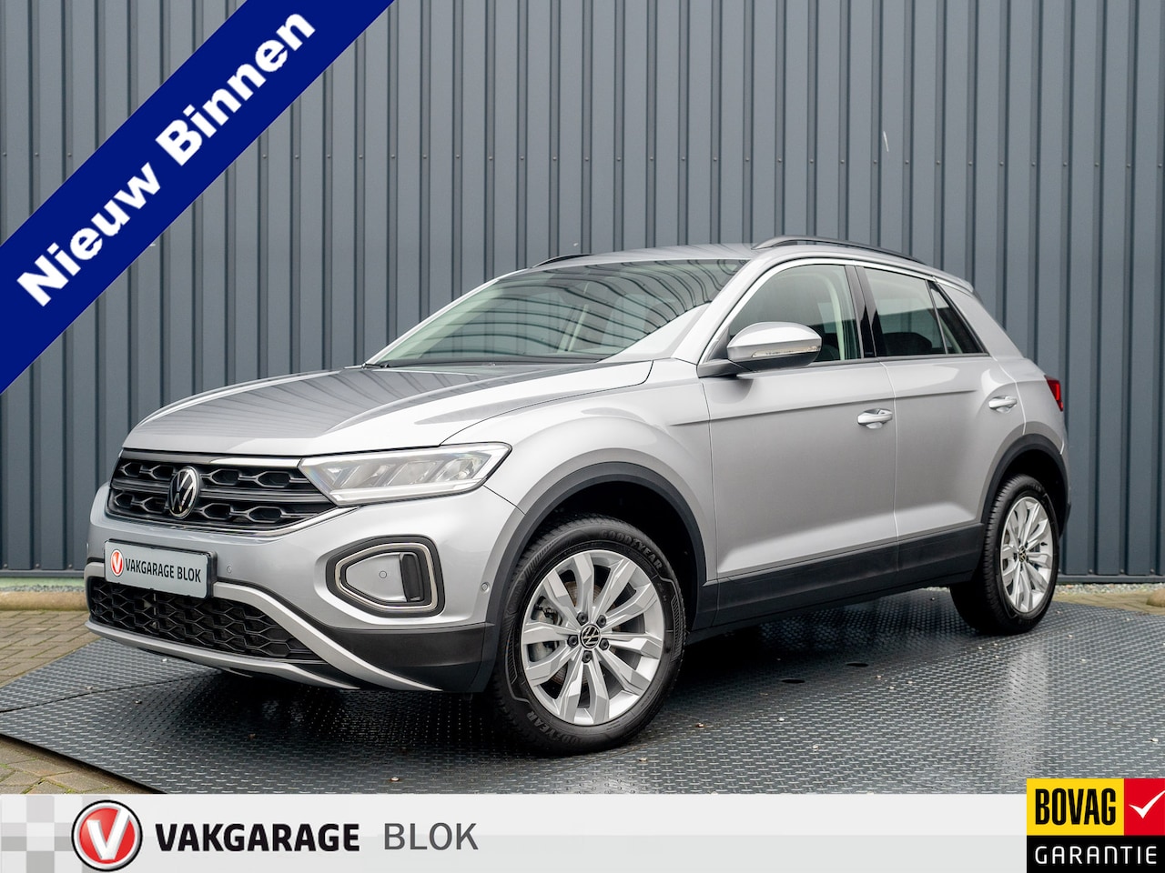 Volkswagen T-Roc - 1.5 TSI 150Pk DSG Life Business | Stoelverw. | Parkeersensoren V&A | Prijs Rijklaar!! - AutoWereld.nl